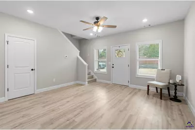 302 Beau Claire Circle, Warner Robins, GA 31008 - Photo 2