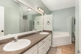 202 Sunnymeade Dr, Warner Robins, GA 31093 - Photo 20