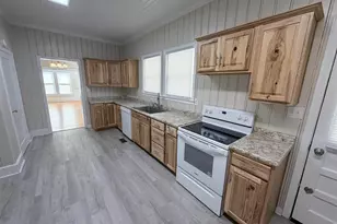 705 Evergreen St, Perry, GA 31069 - Photo 6