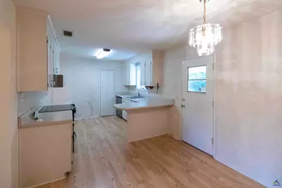 121 Sonja Drive, Warner Robins, GA 31088 - Photo 6