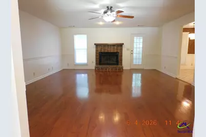 112 Charleston Court, Warner Robins, GA 31088 - Photo 2