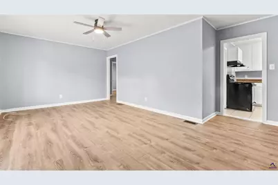 103 Woodlawn Avenue, Warner Robins, GA 31093 - Photo 12