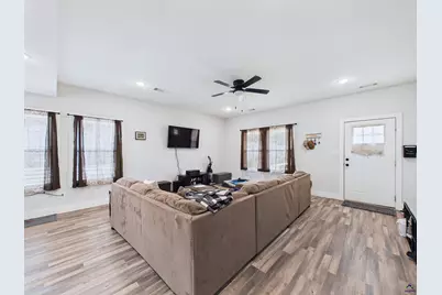 137 North Sky Drive, Warner Robins, GA 31093 - Photo 12