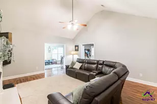 165 Crystal Ridge Cir, Byron, GA 31008 - Photo 8