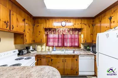 304 Broad Street, Hawkinsville, GA 31036 - Photo 12