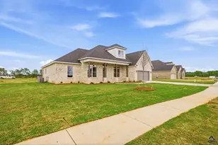 209 Farmland Circle, Perry, GA 31069 - Photo 2