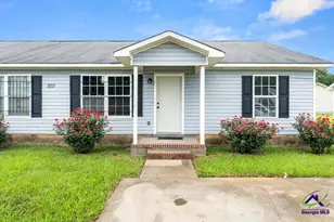 203 Brooks Blvd, Fort Valley, GA 31030 - Photo 2