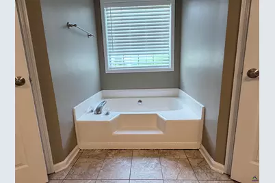 106 Quail Hollow Drive, Warner Robins, GA 31088 - Photo 6