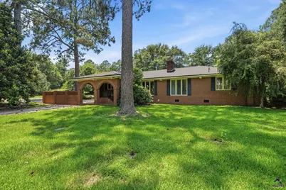 90 S Collins Street, Reynolds, GA 31076 - Photo 1