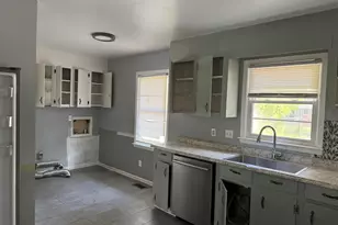 110 Hillridge Dr, Warner Robins, GA 31088 - Photo 2