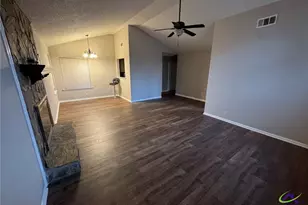 316 Ridgestone Dr, Warner Robins, GA 30188 - Photo 2