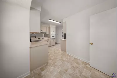 608 Meadow Ridge Drive, Warner Robins, GA 31093 - Photo 12
