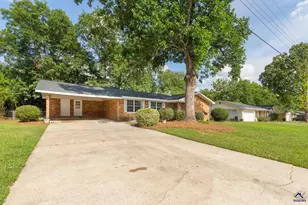 608 Meadowridge Dr, Warner Robins, GA 31093 - Photo 2