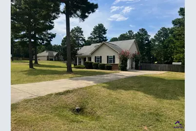 218 Natchez Trace, Macon, GA 31216 - Photo 2
