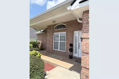 719 Wilmington Drive, Warner Robins, GA 31088 - Photo 2