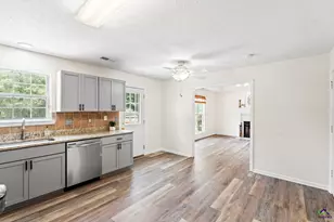 141 Spring Chase Cir, Kathleen, GA 31047 - Photo 14