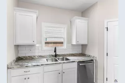 300 Beau Claire Circle, Warner Robins, GA 31008 - Photo 10