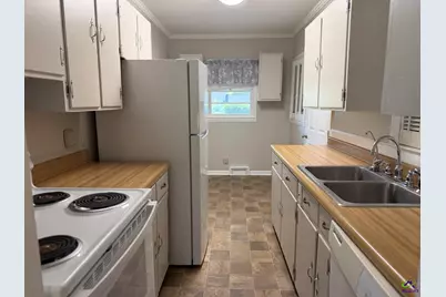 108 Peter St, Cochran, GA 31014 - Photo 6