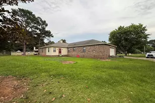 118 S Springs Dr, Bonaire, GA 31005 - Photo 2