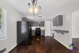 899 E Glochester Circle, Norcross, GA 30071 - Photo 8
