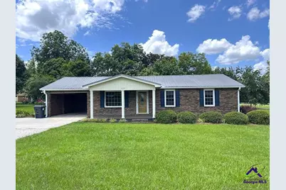127 Laurel Drive, Cochran, GA 31014 - Photo 1