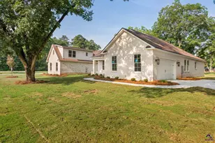 3 Pleasant Oaks Dr, Perry, GA 31069 - Photo 2