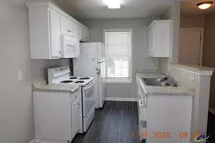 128 Kingston Village Dr, Perry, GA 31069 - Photo 2