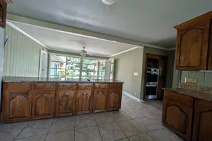 404 Oakview Square, Warner Robins, GA 31093 - Photo 10