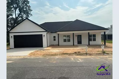 143 Village Circle, Cochran, GA 31014 - Photo 1