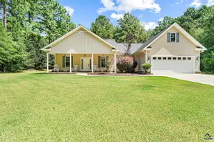 142 Honey Suckle Trace, Cochran, GA 31014 - Photo 1