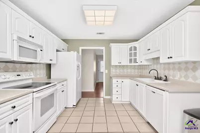 609 Sark Drive, Warner Robins, GA 31088 - Photo 14