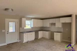121 Hampton St, Fort Valley, GA 31030 - Photo 2