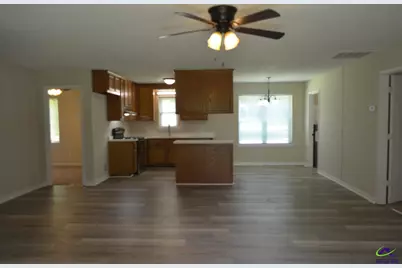 79 N Camp Drive, Byron, GA 31008 - Photo 6