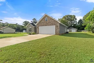 114 Water Dr, Warner Robins, GA 31088 - Photo 2