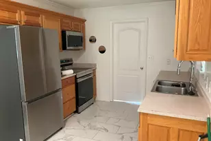 305 Manchester Ln, Byron, GA 31008 - Photo 4
