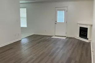 305 Manchester Ln, Byron, GA 31008 - Photo 2