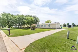 309 Centennial Dr, Byron, GA 31008 - Photo 2