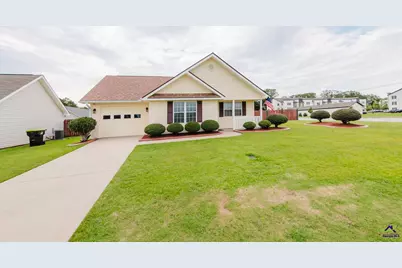 605 Deerfield Circle, Warner Robins, GA 31088 - Photo 2