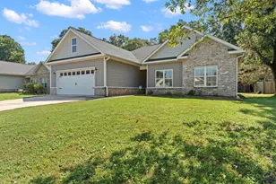 204 Dennard Dr, Perry, GA 31069 - Photo 2