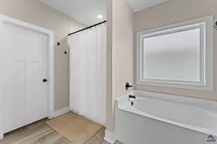 204 Dennard Dr, Perry, GA 31069 - Photo 18