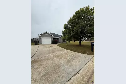 109 Ellington Court, Perry, GA 31069 - Photo 2
