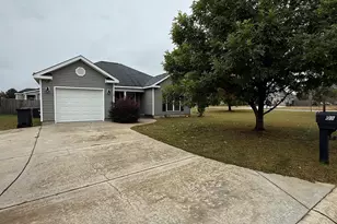 109 Ellington Ct, Perry, GA 31069 - Photo 2