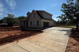 8 Pleasant Oaks Dr, Perry, GA 31069 - Photo 2