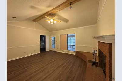 327 Bonnie Drive, Warner Robins, GA 31088 - Photo 2
