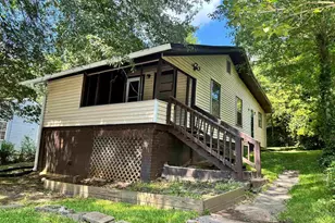 1189 SE Desota St, Gainesville, GA 30501 - Photo 2