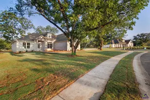 7 Pleasant Oaks Dr, Perry, GA 31069 - Photo 2