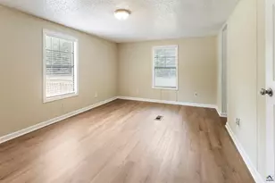 165 Giles Cir, Byron, GA 31008 - Photo 12