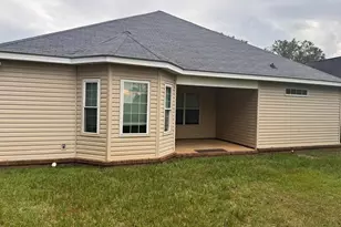 210 Manchester Ln, Byron, GA 31008 - Photo 2