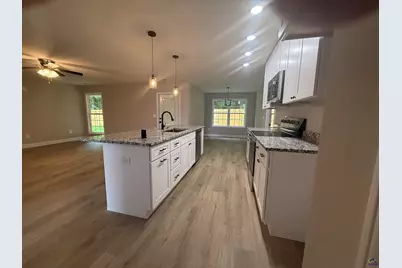 211 Sutton Dr., Perry, GA 31069 - Photo 2