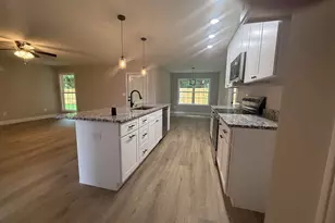 211 Sutton Dr, Perry, GA 31069 - Photo 2